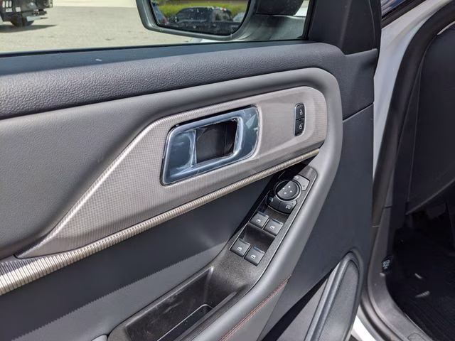 2026 Oxford White Ford Explorer Active 4X4 SUV