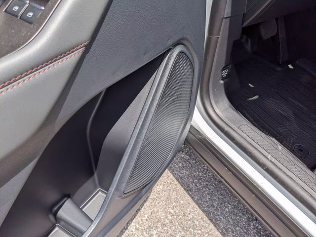 2026 Oxford White Ford Explorer Active 4X4 SUV