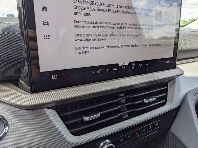 2026 Oxford White Ford Explorer Active 4X4 SUV
