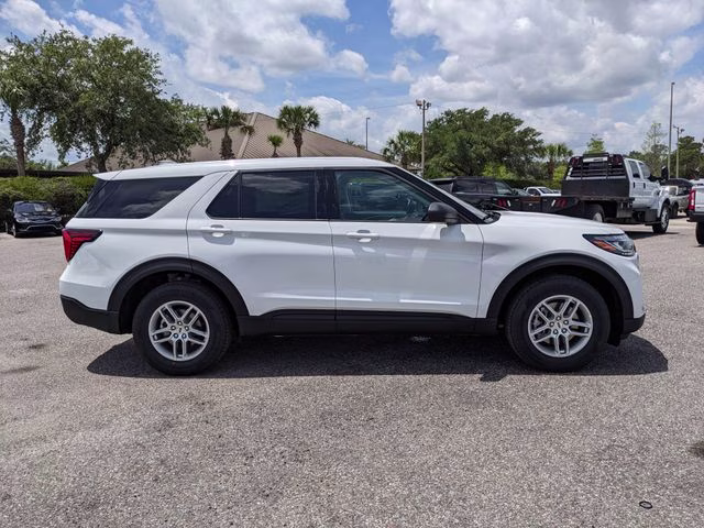 2026 Oxford White Ford Explorer Active 4X4 SUV