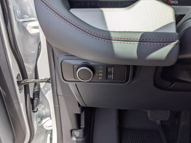 2026 Oxford White Ford Explorer Active 4X4 SUV