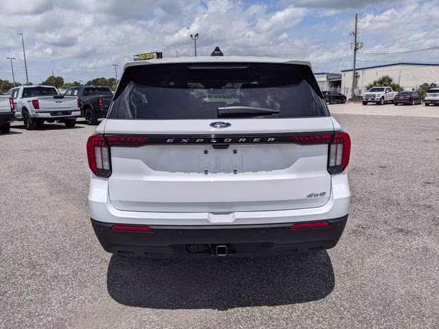 2026 Oxford White Ford Explorer Active 4X4 SUV