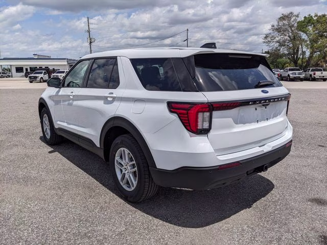 2026 Oxford White Ford Explorer Active 4X4 SUV