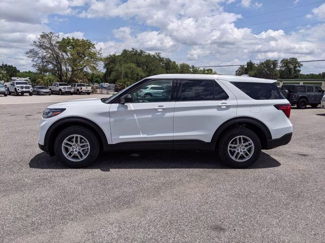2026 Oxford White Ford Explorer Active 4X4 SUV