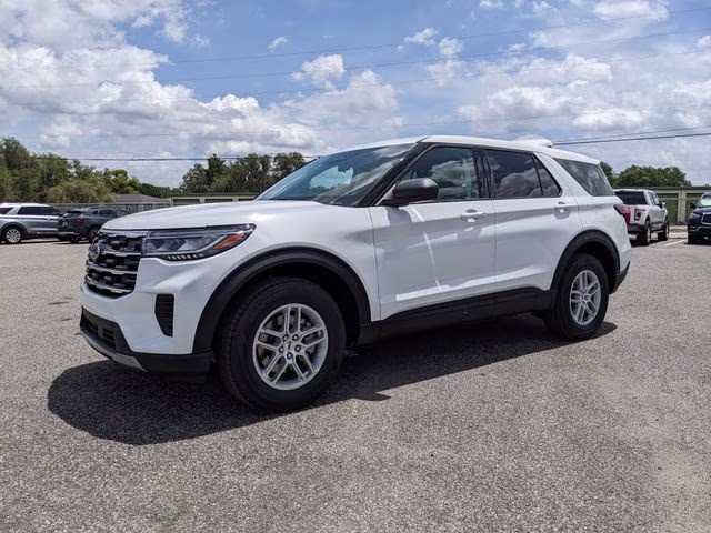 2026 Oxford White Ford Explorer Active 4X4 SUV