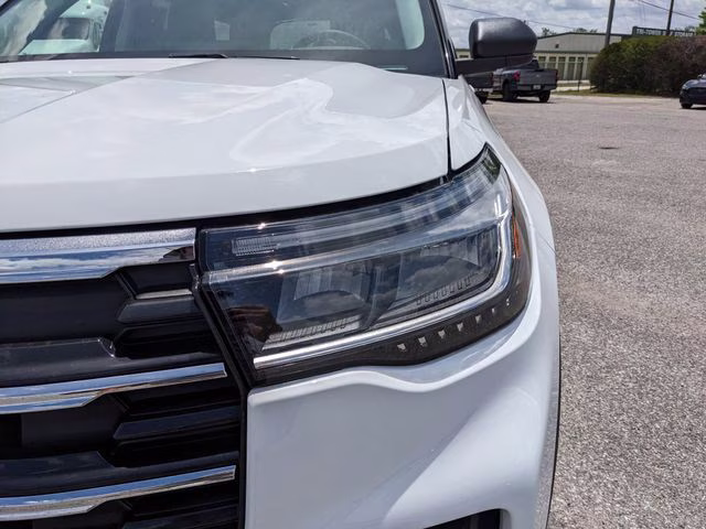 2026 Oxford White Ford Explorer Active 4X4 SUV