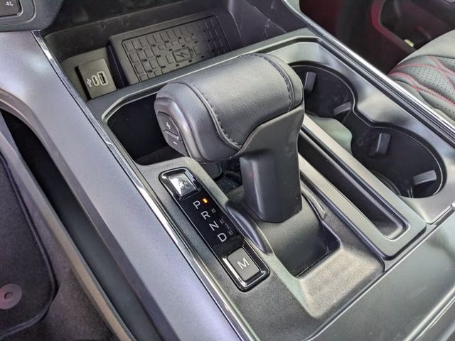 2026 Oxford White Ford F-150 XLT 4X4 Truck