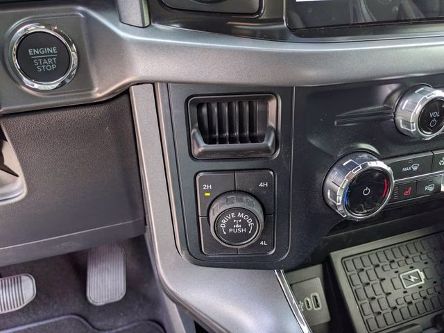 2026 Oxford White Ford F-150 XLT 4X4 Truck