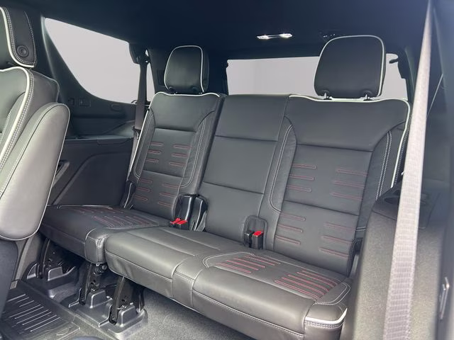 2025 Summit White GMC Yukon AT4 Ultimate 4X4 SUV