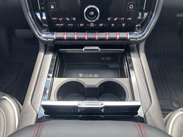 2025 Summit White GMC Yukon AT4 Ultimate 4X4 SUV