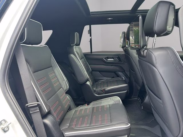 2025 Summit White GMC Yukon AT4 Ultimate 4X4 SUV