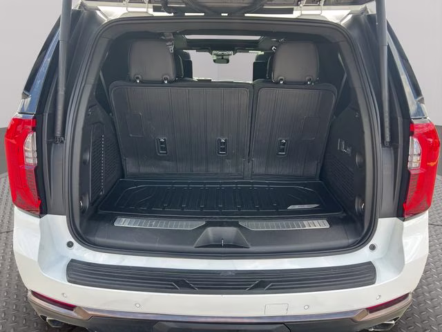 2025 Summit White GMC Yukon AT4 Ultimate 4X4 SUV