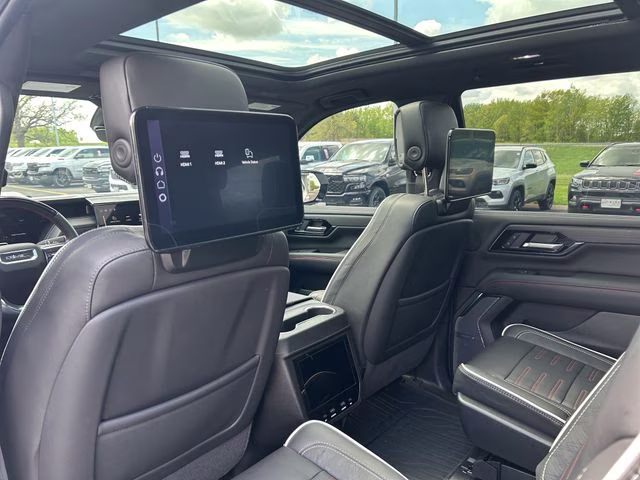 2025 Summit White GMC Yukon AT4 Ultimate 4X4 SUV