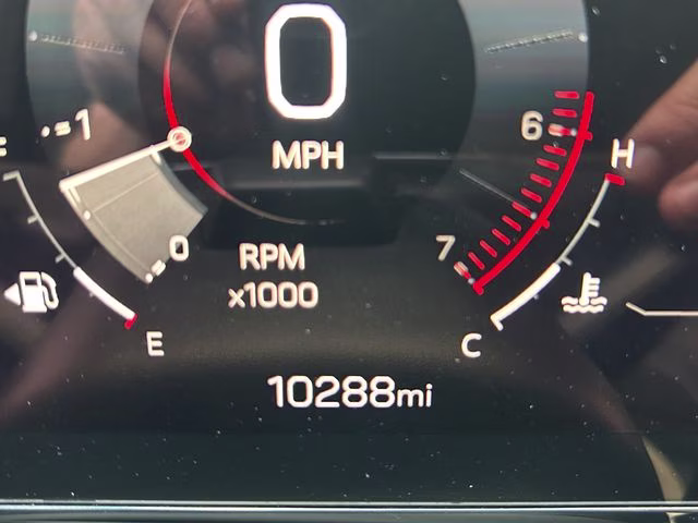 2025 Summit White GMC Yukon AT4 Ultimate 4X4 SUV