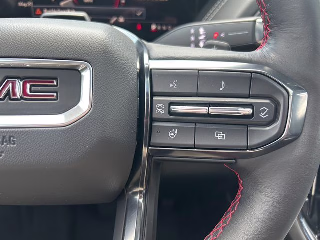 2025 Summit White GMC Yukon AT4 Ultimate 4X4 SUV
