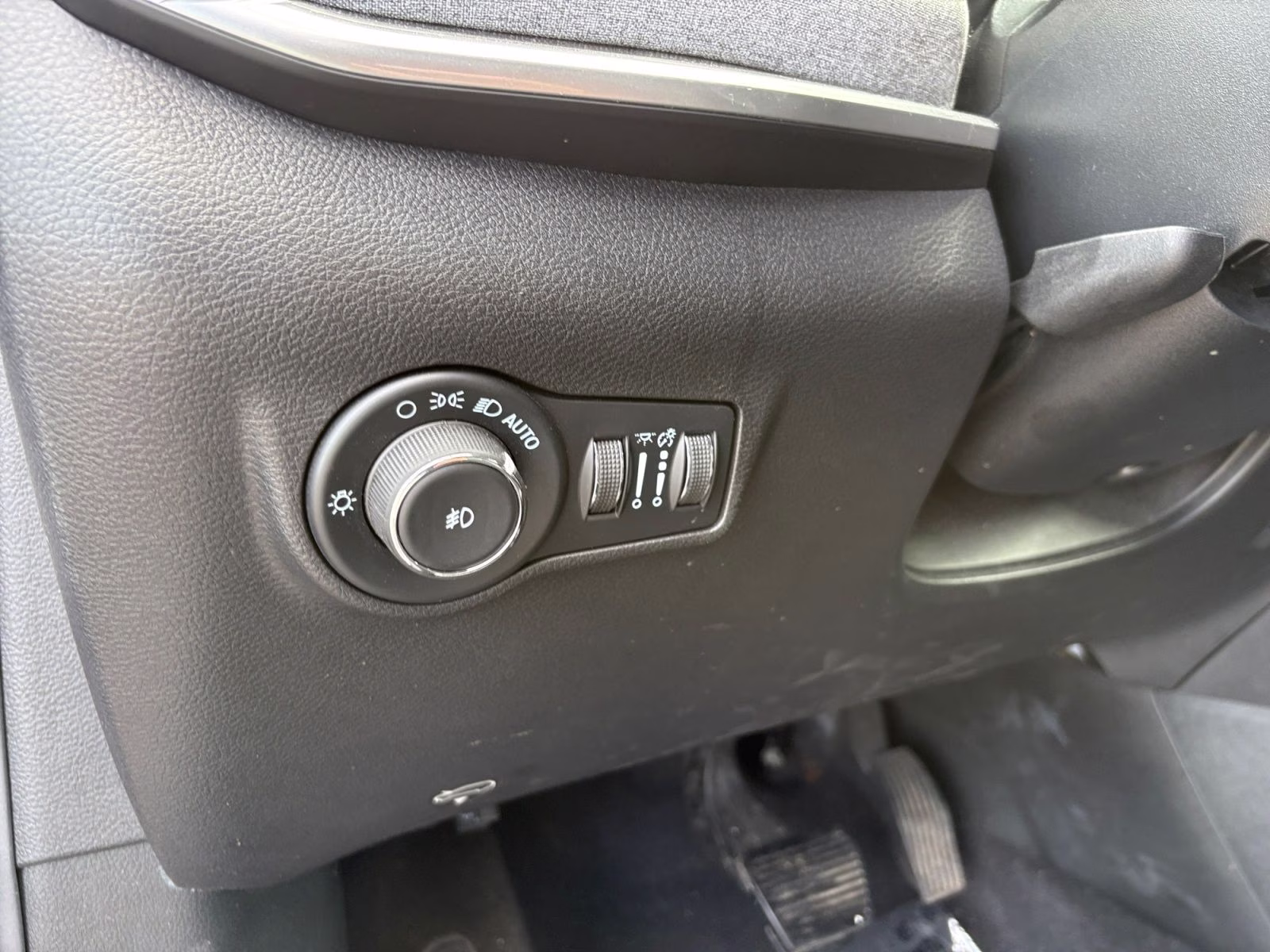 2022 Billet Silver Metallic Clearcoat Jeep Compass Latitude 4X4 SUV