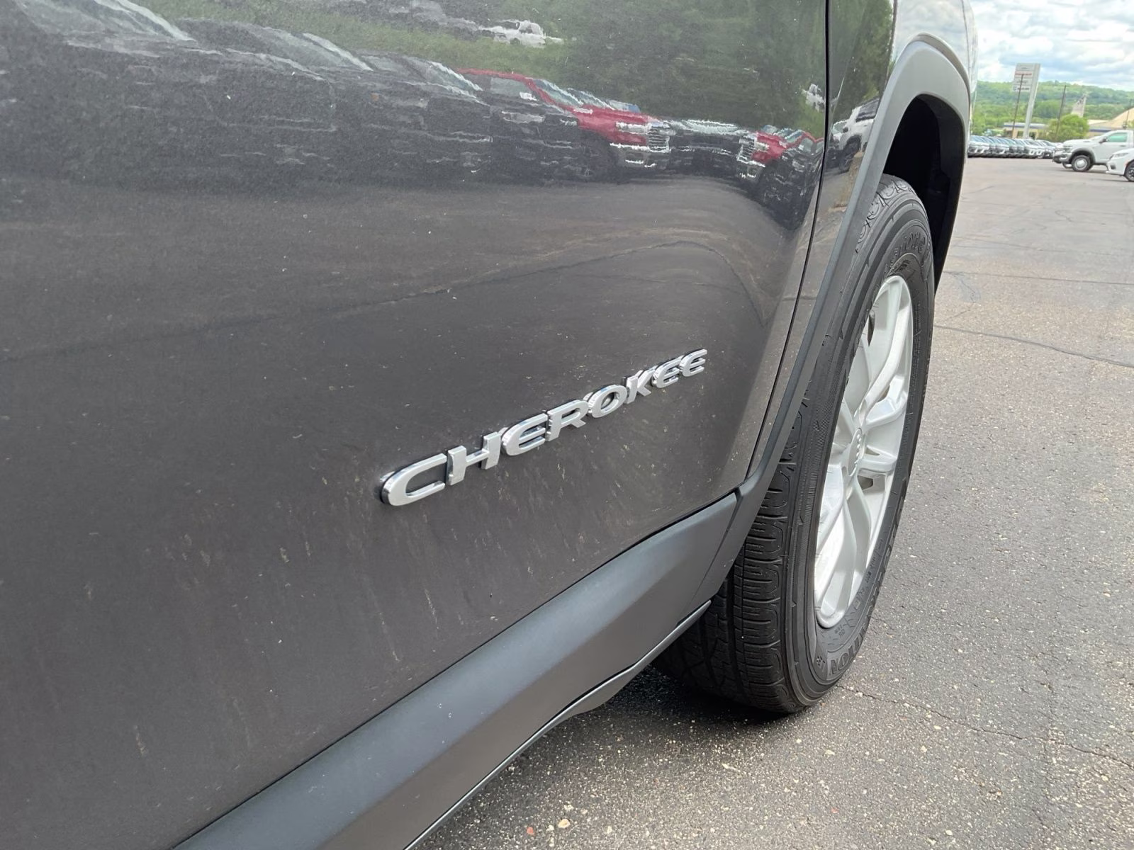 2022 Granite Crystal Metallic Clearcoat Jeep Cherokee Latitude Lux 4X4 SUV