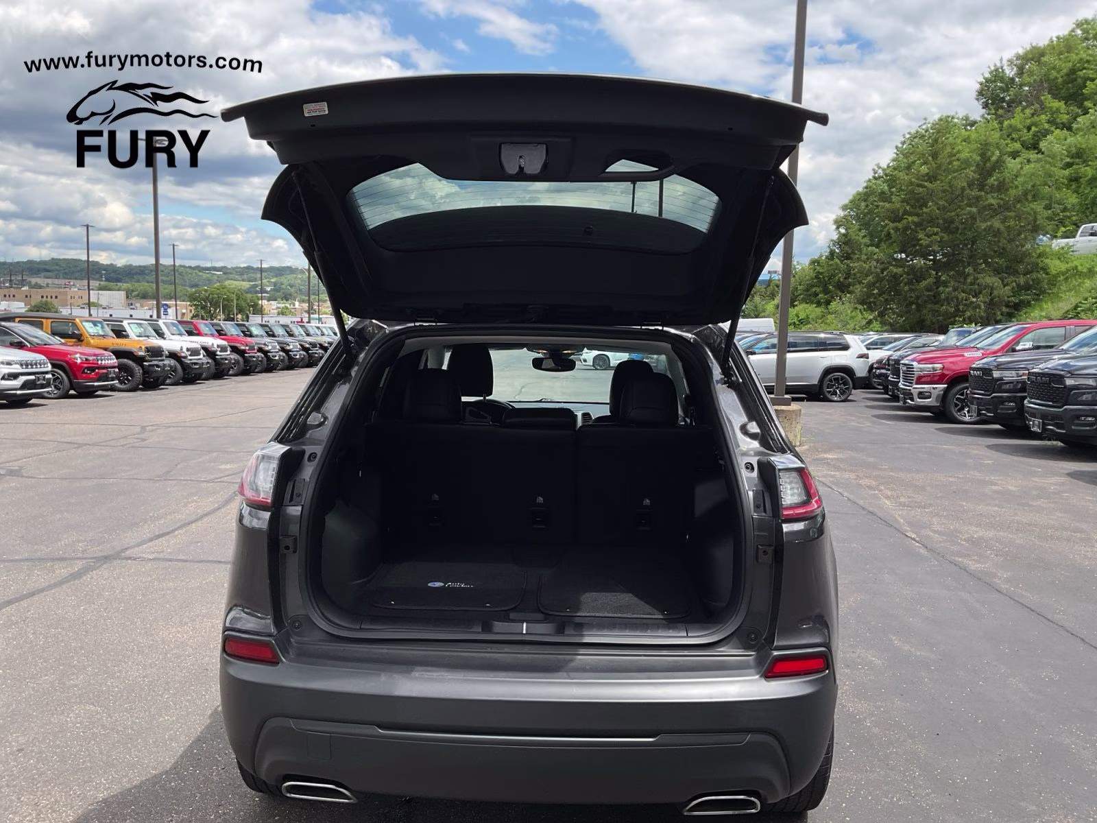 2022 Granite Crystal Metallic Clearcoat Jeep Cherokee Latitude Lux 4X4 SUV