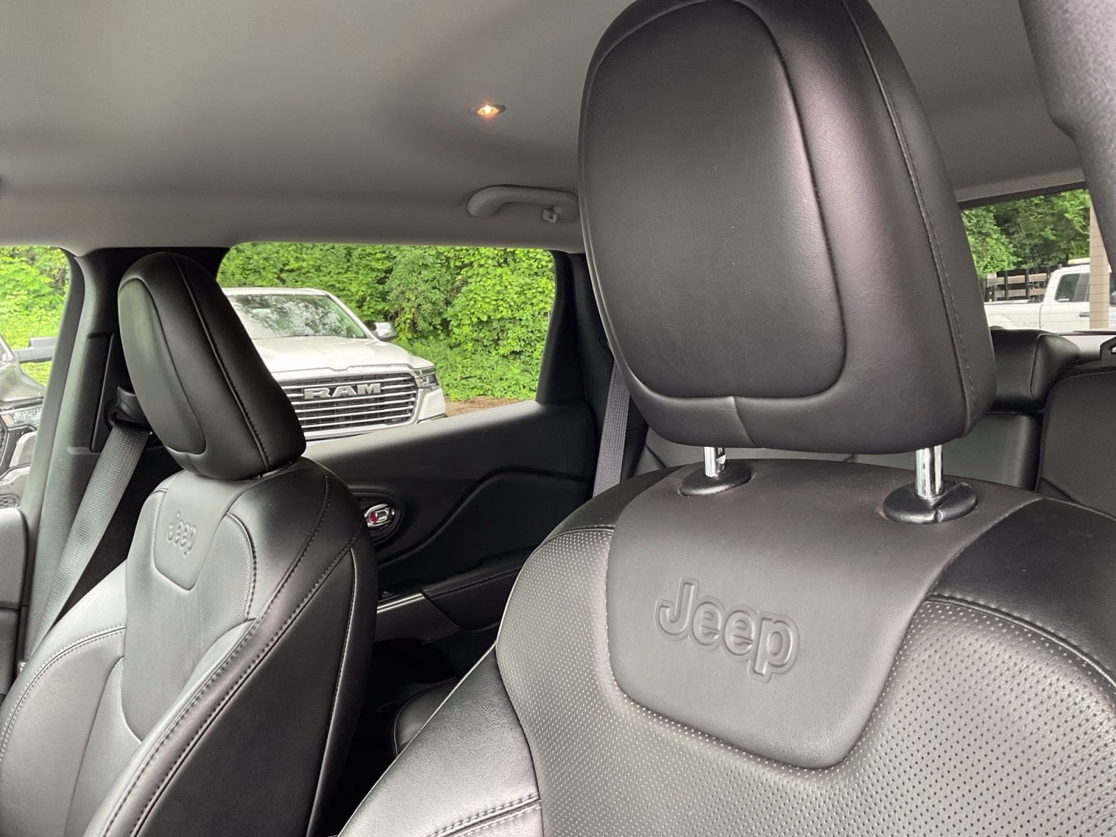 2022 Granite Crystal Metallic Clearcoat Jeep Cherokee Latitude Lux 4X4 SUV