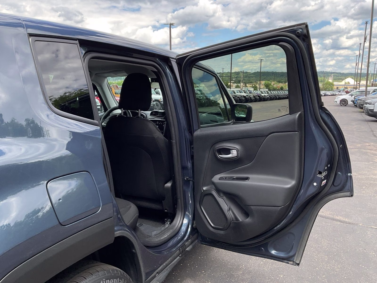 2023 Slate Blue Pearlcoat Jeep Renegade Latitude 4X4 SUV
