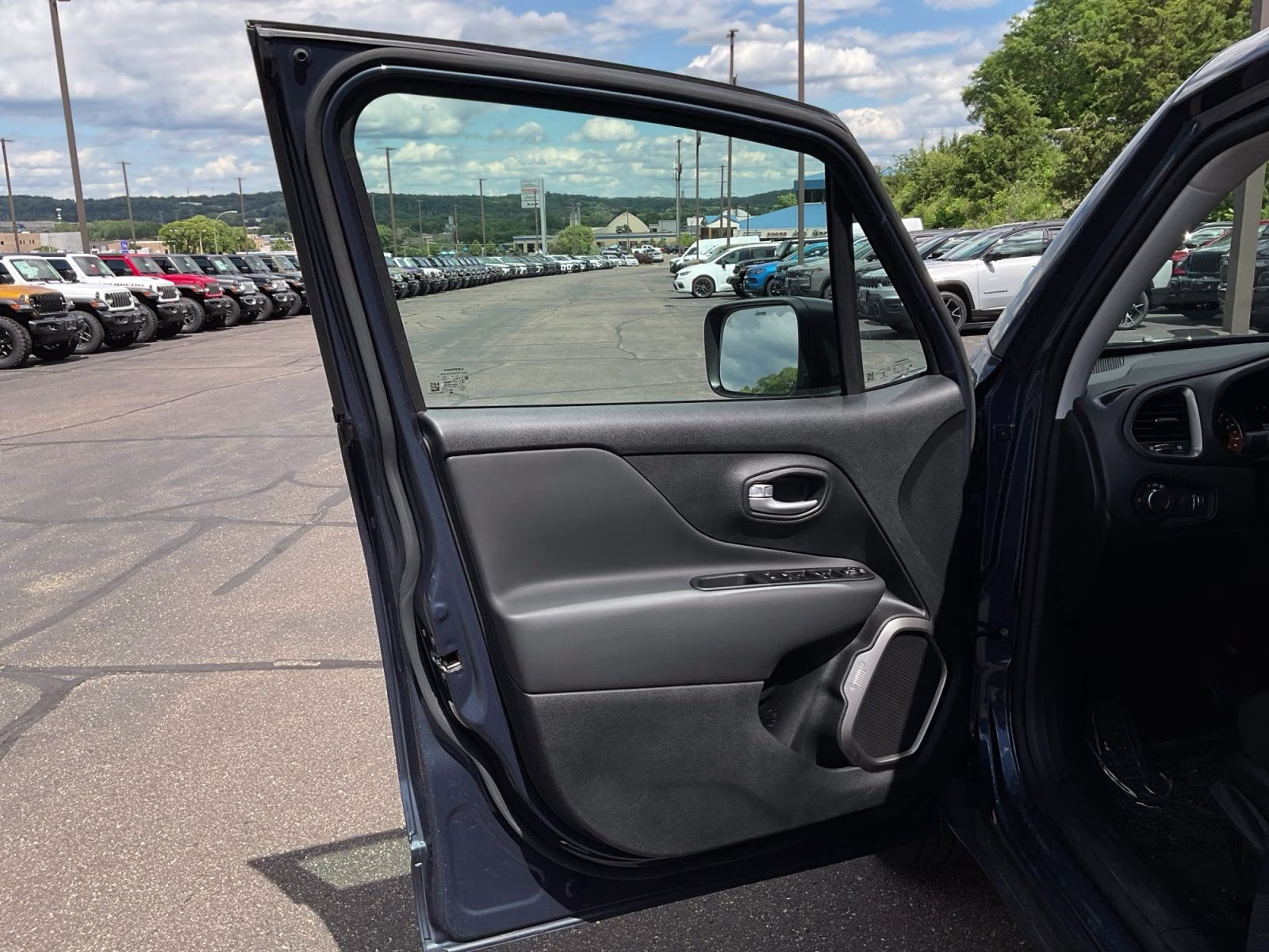 2023 Slate Blue Pearlcoat Jeep Renegade Latitude 4X4 SUV