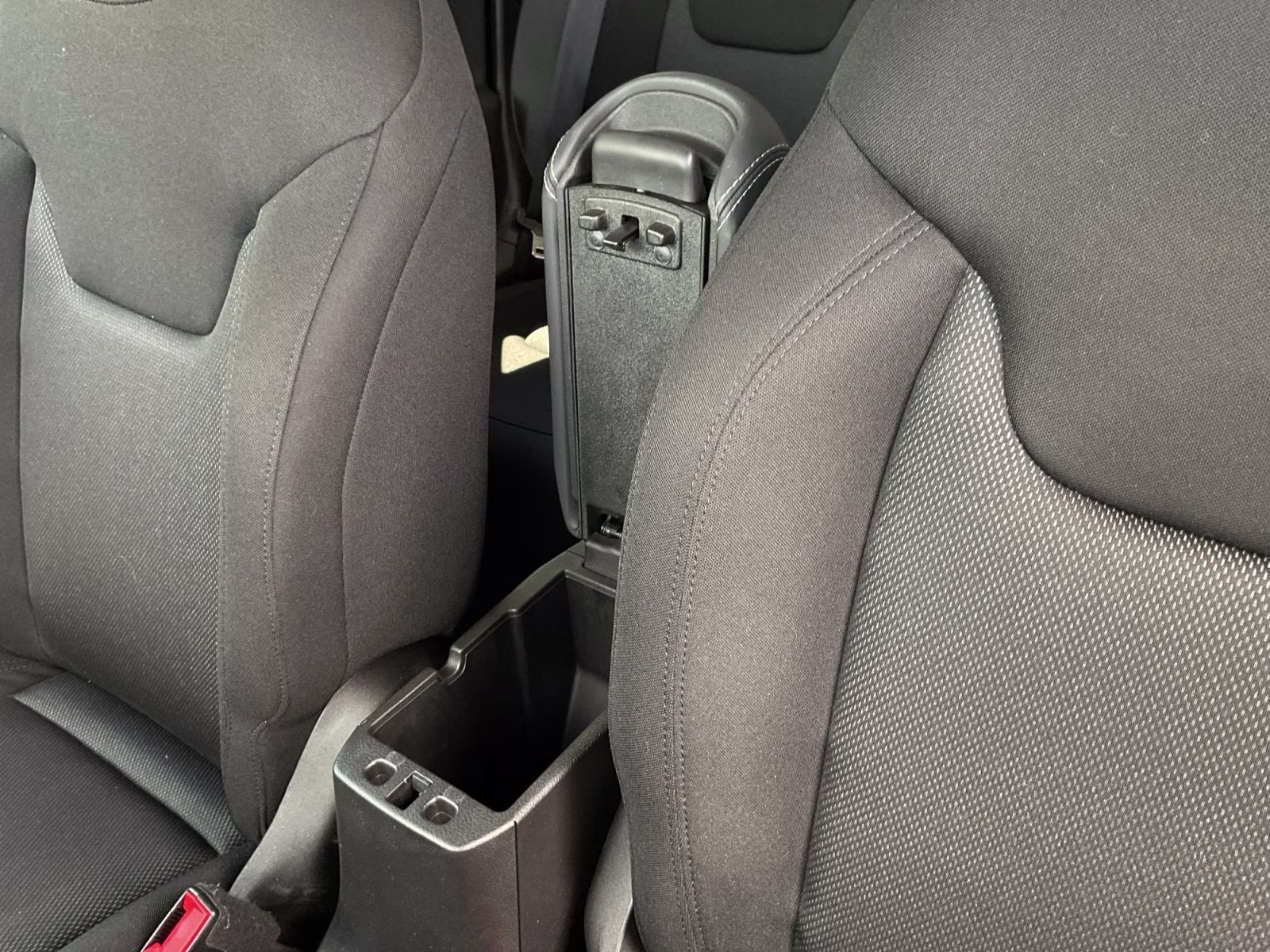2023 Slate Blue Pearlcoat Jeep Renegade Latitude 4X4 SUV