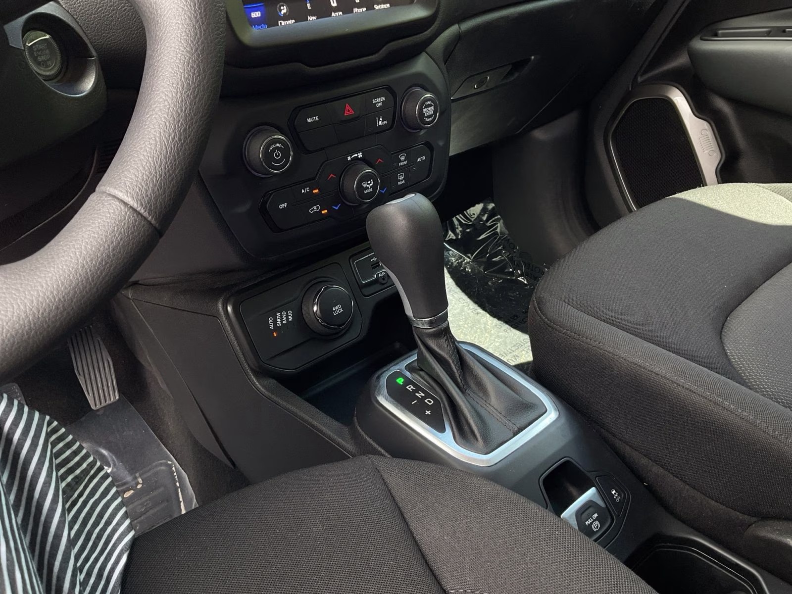 2023 Slate Blue Pearlcoat Jeep Renegade Latitude 4X4 SUV
