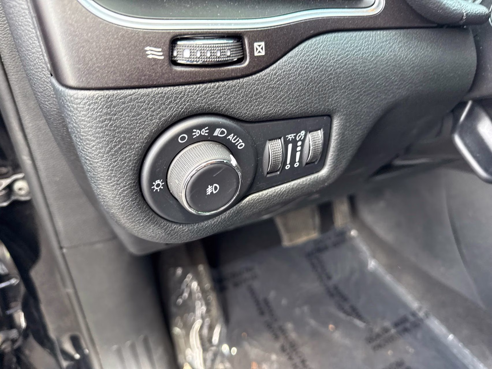 2022 Diamond Black Crystal Pearlcoat Jeep Cherokee Trailhawk 4X4 SUV