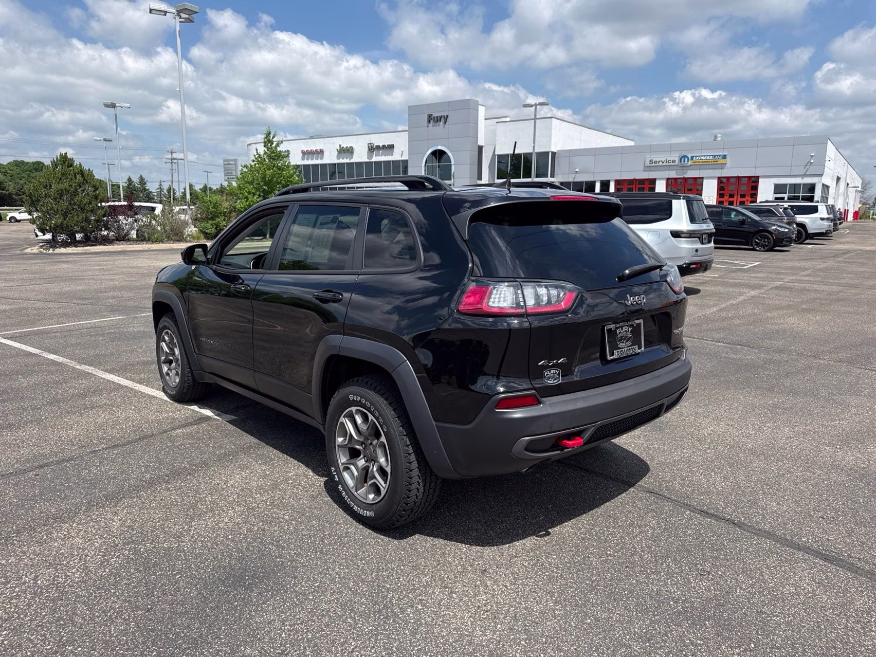 2022 Diamond Black Crystal Pearlcoat Jeep Cherokee Trailhawk 4X4 SUV
