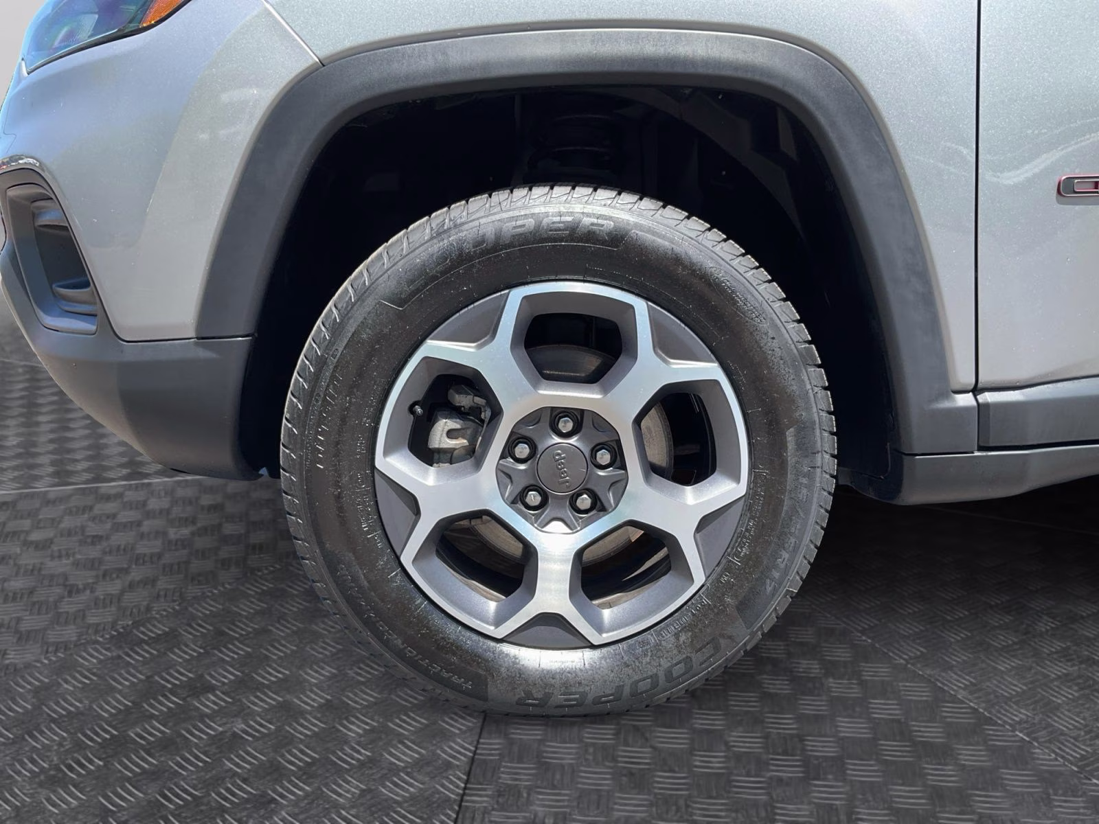 2022 Billet Silver Metallic Clearcoat Jeep Compass Trailhawk 4X4 SUV