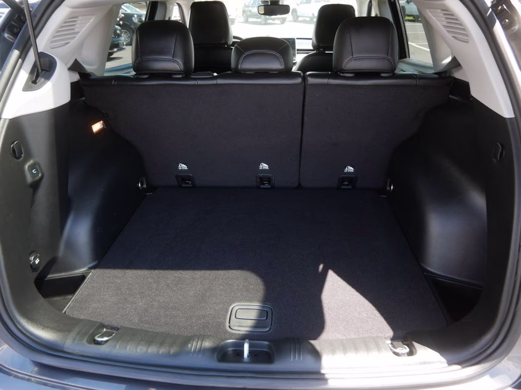2022 Granite Crystal Metallic Clearcoat Jeep Compass Latitude 4X4 SUV