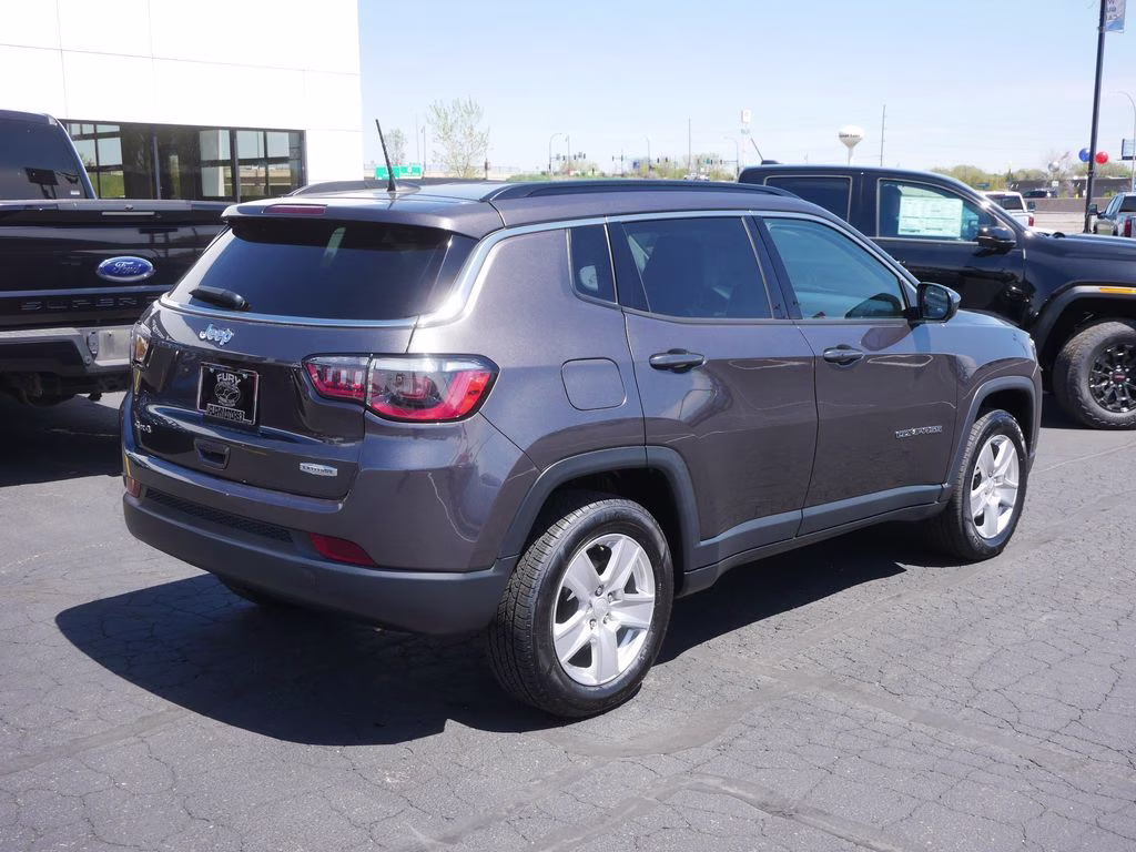2022 Granite Crystal Metallic Clearcoat Jeep Compass Latitude 4X4 SUV