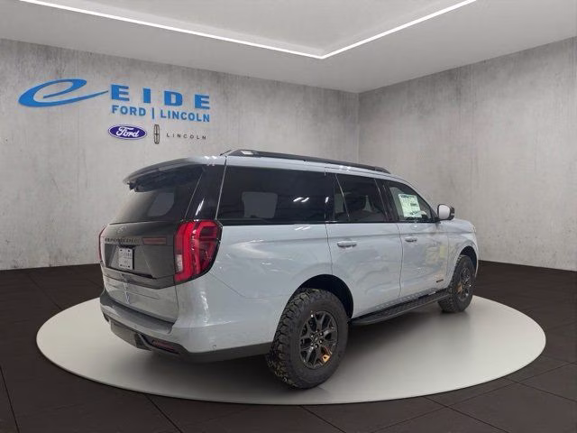 2026 Glacier Gray Met Tri-Coat Ford Expedition Tremor 4X4 SUV