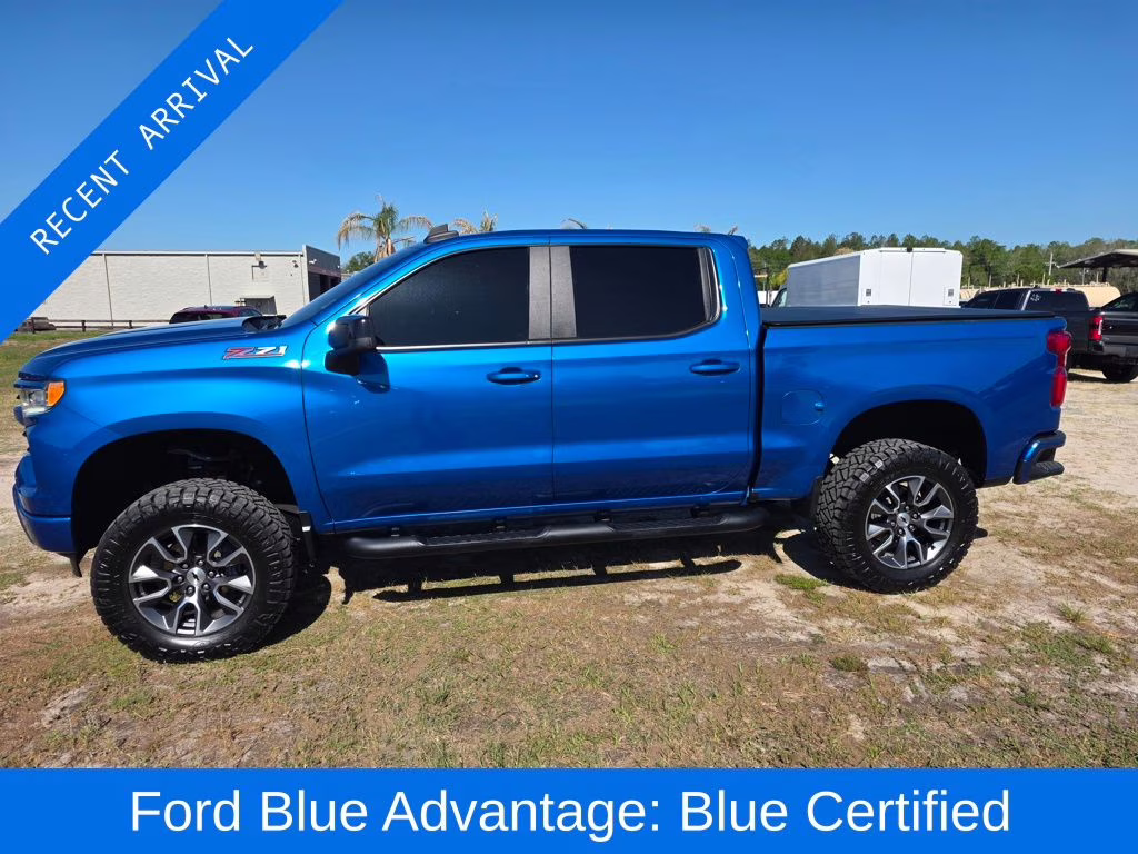 2022 Glacier Blue Metallic Chevrolet Silverado 1500 RST 4X4 Truck