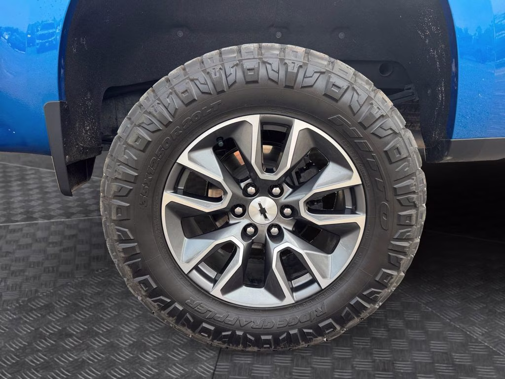2022 Glacier Blue Metallic Chevrolet Silverado 1500 RST 4X4 Truck