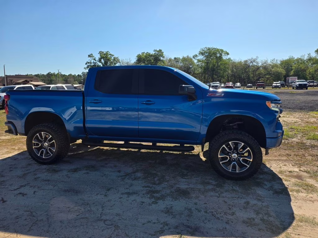 2022 Glacier Blue Metallic Chevrolet Silverado 1500 RST 4X4 Truck