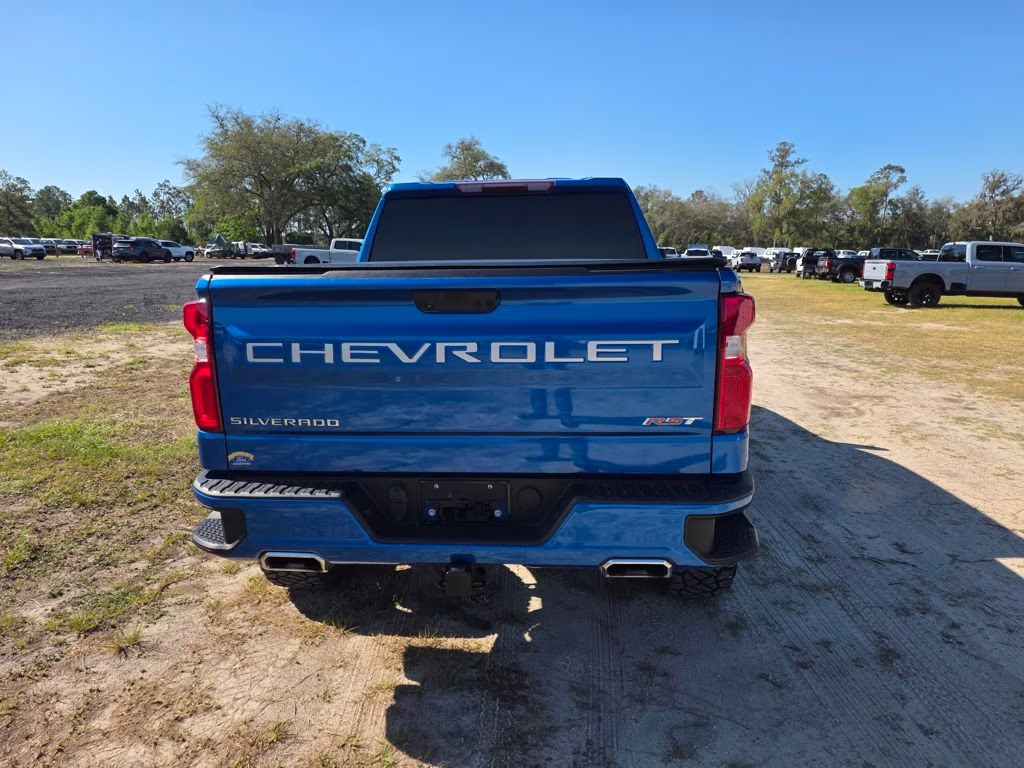 2022 Glacier Blue Metallic Chevrolet Silverado 1500 RST 4X4 Truck