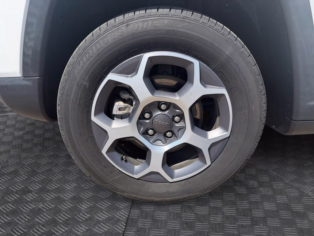 2022 Bright White Clearcoat Jeep Compass Trailhawk w/Adaptive Cruise & Blind Spot & Cross P 4X4 SUV