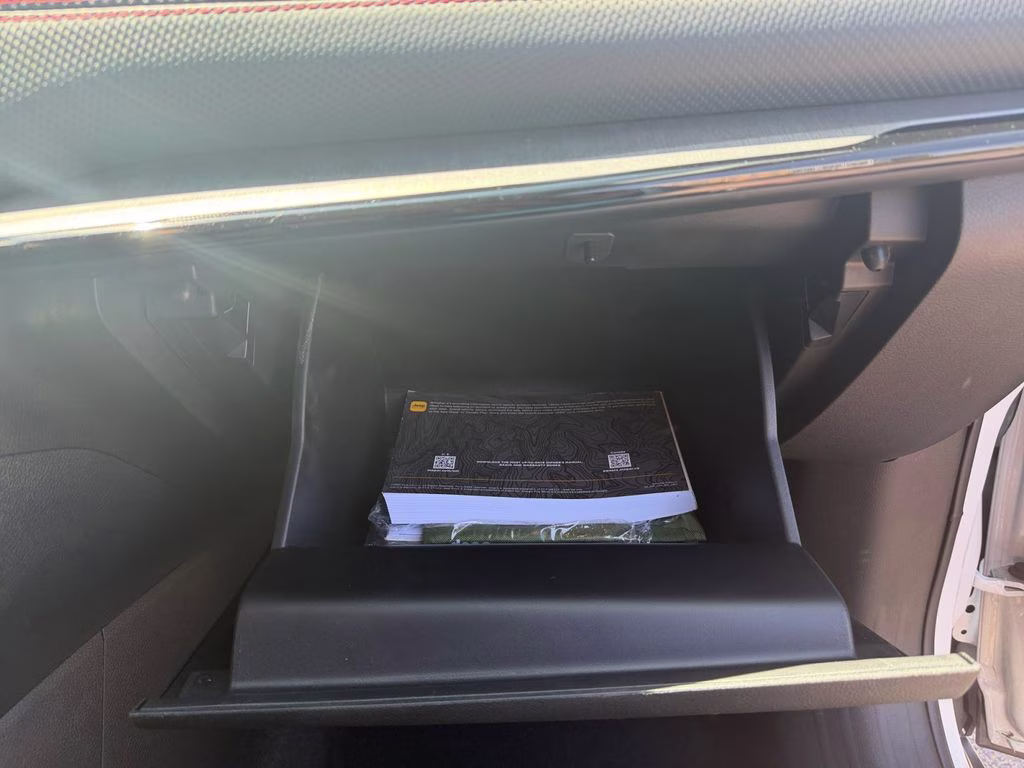 2022 Bright White Clearcoat Jeep Compass Trailhawk w/Adaptive Cruise & Blind Spot & Cross P 4X4 SUV