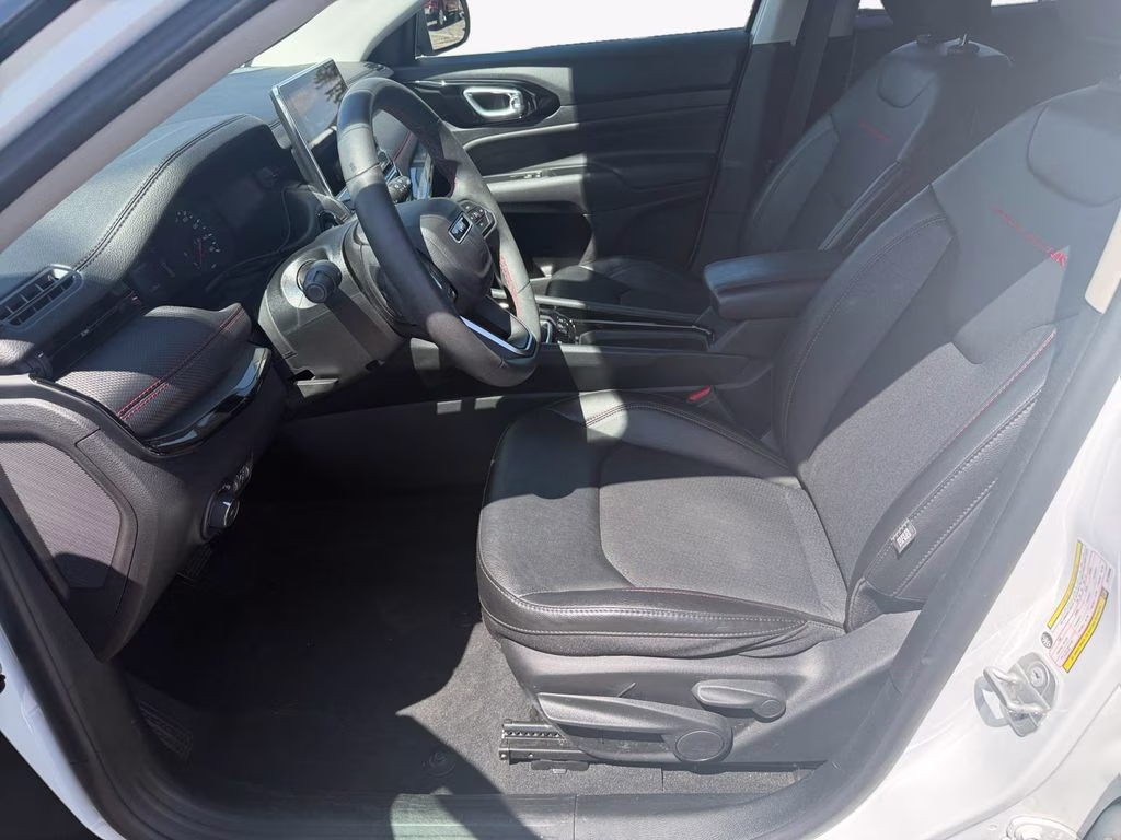 2022 Bright White Clearcoat Jeep Compass Trailhawk w/Adaptive Cruise & Blind Spot & Cross P 4X4 SUV