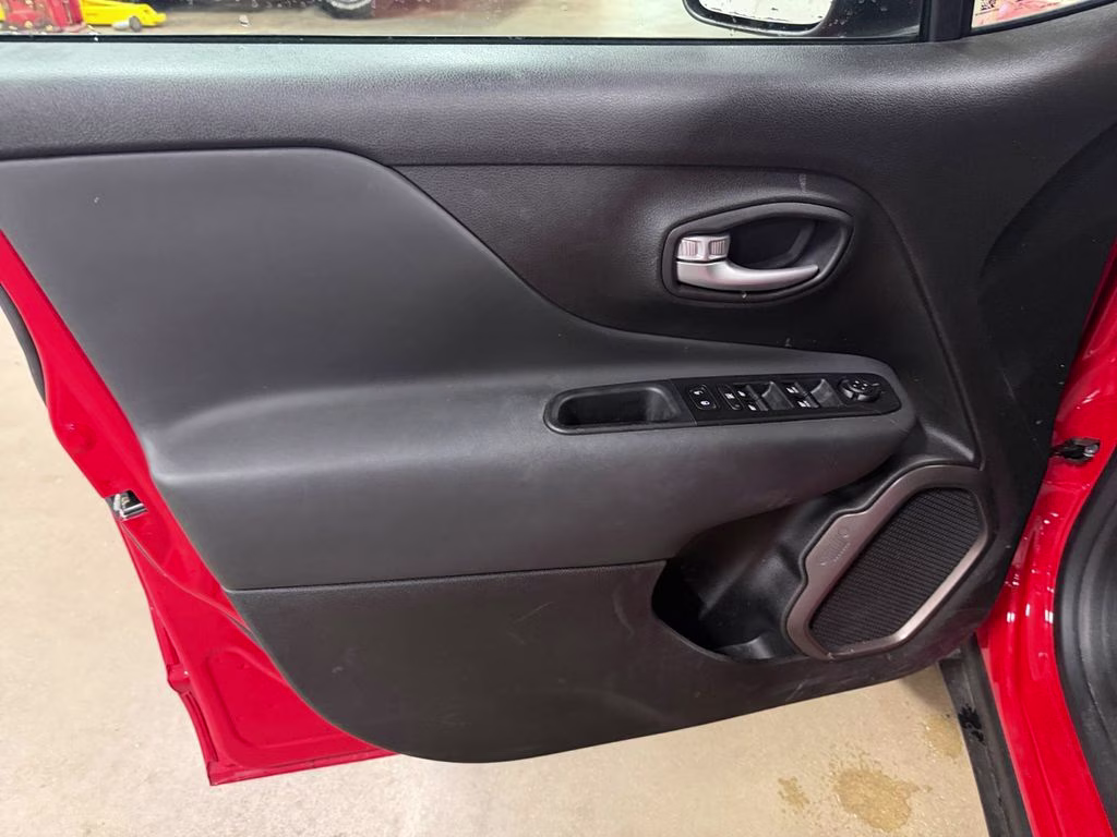 2023 Colorado Red Clearcoat Jeep Renegade Latitude w/Preferred Pkg 4X4 SUV