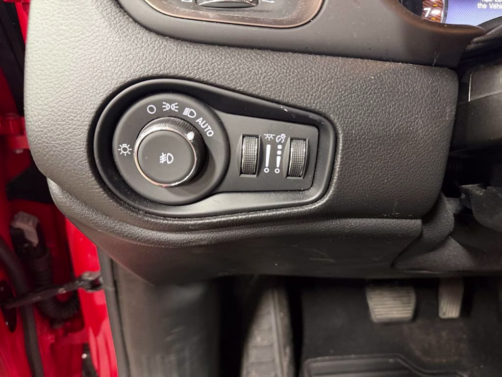 2023 Colorado Red Clearcoat Jeep Renegade Latitude w/Preferred Pkg 4X4 SUV