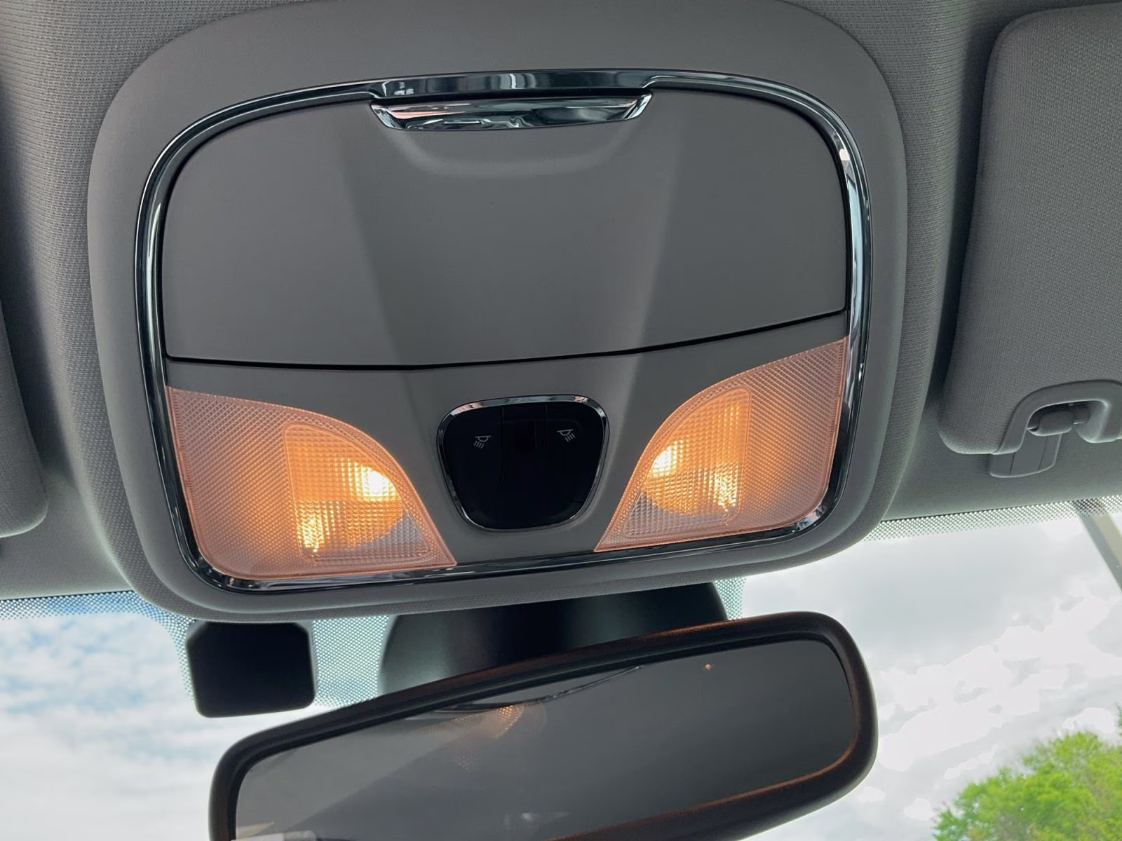 2022 Diamond Black Crystal Pearlcoat Jeep Cherokee Trailhawk 4X4 SUV