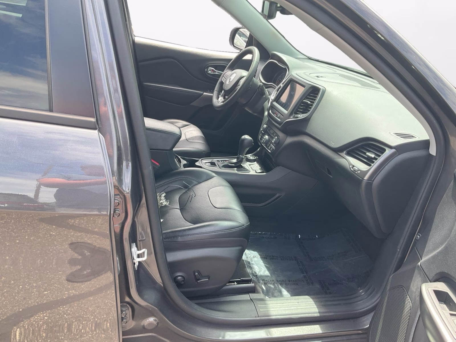 2022 Granite Crystal Metallic Clearcoat Jeep Cherokee Latitude Lux 4X4 SUV