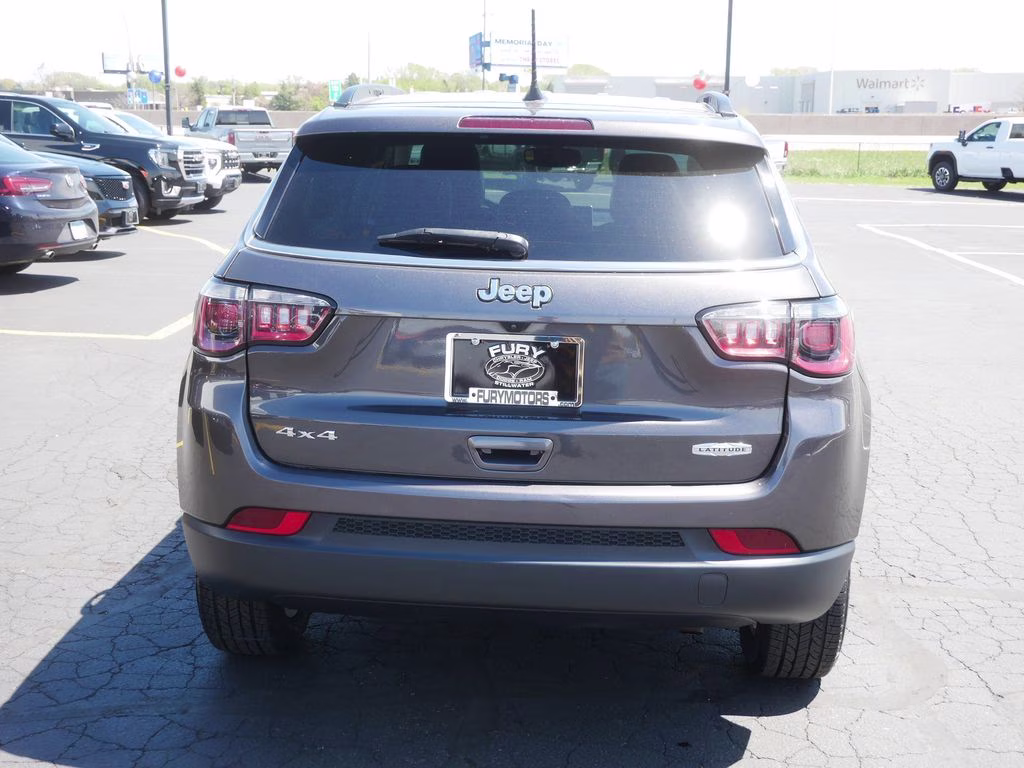 2022 Granite Crystal Metallic Clearcoat Jeep Compass Latitude 4X4 SUV
