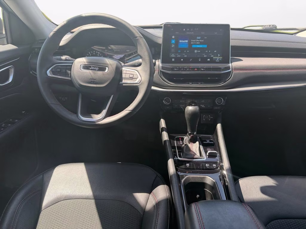 2022 Bright White Clearcoat Jeep Compass Trailhawk w/Adaptive Cruise & Blind Spot & Cross P 4X4 SUV