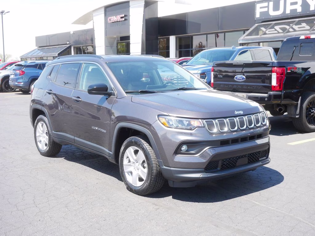 2022 Granite Crystal Metallic Clearcoat Jeep Compass Latitude 4X4 SUV