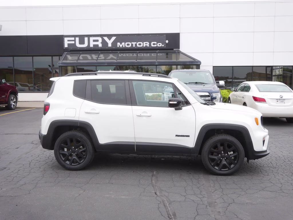 2022 Alpine White Clearcoat Jeep Renegade Altitude 4X4 SUV