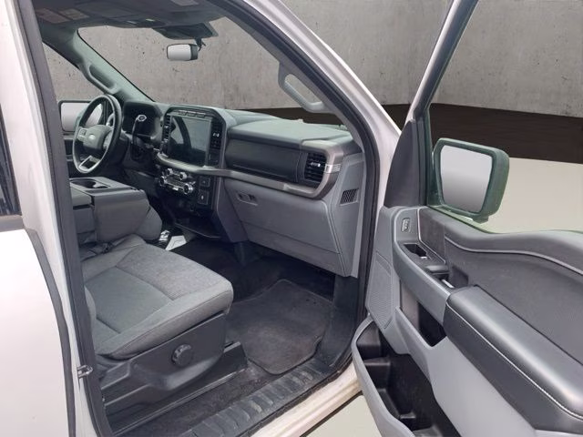 2024 Oxford White Ford F-150 XLT 4X4 Truck