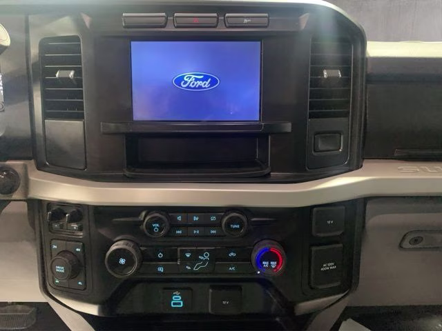 2024 Iconic Silver Metallic Ford Super Duty F-250 SRW XLT 4X4 Truck